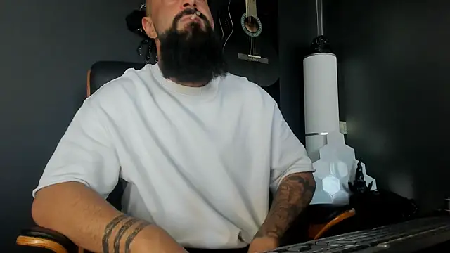 Snapshot of axxelrich_ chatting on September 9, 2025, 6:23 am axxelrich online show from September 9, 2025, 6:23 am