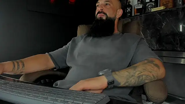 Snapshot of axxelrich_ chatting on October 9, 2025, 5:57 pm axxelrich online show from October 9, 2025, 5:57 pm