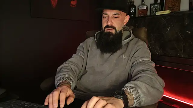 Snapshot of axxelrich_ chatting on December 2, 2025, 5:42 am axxelrich online show from December 2, 2025, 5:42 am