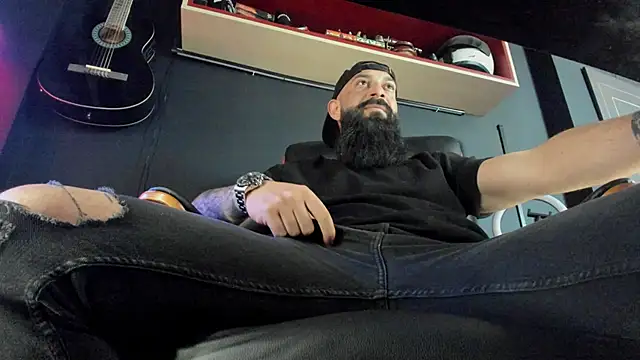 Snapshot of axxelrich_ chatting on March 5, 2025, 10:00 am axxelrich online show from March 5, 2025, 10:00 am