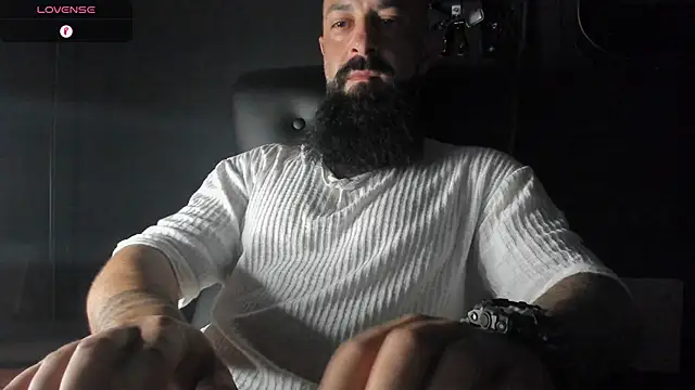 Snapshot of axxelrich_ chatting on September 17, 2025, 5:48 pm axxelrich online show from September 17, 2025, 5:48 pm