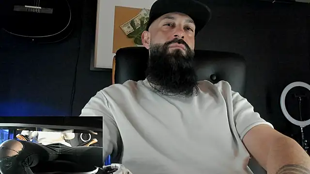 Snapshot of axxelrich_ chatting on February 19, 2025, 5:27 pm axxelrich online show from February 19, 2025, 5:27 pm