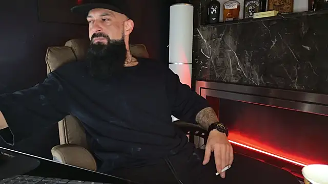 Snapshot of axxelrich_ chatting on November 13, 2025, 4:27 am axxelrich online show from November 13, 2025, 4:27 am