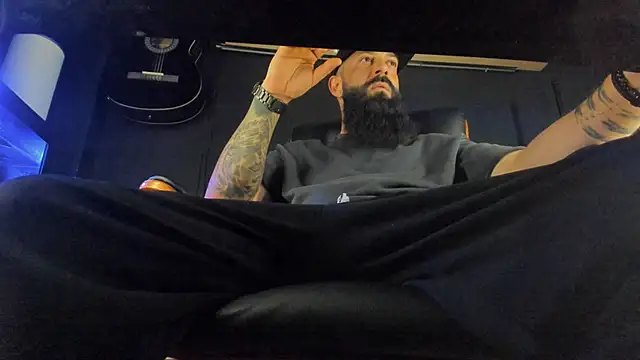 Snapshot of axxelrich_ chatting on March 1, 2025, 10:34 am axxelrich online show from March 1, 2025, 10:34 am