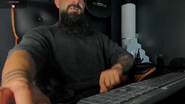 Snapshot of axxelrich_ chatting on September 13, 2025, 5:29 am axxelrich online show from September 13, 2025, 5:29 am