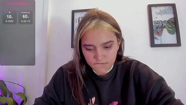 katy giil online show from February 27, 2025, 9:47 pm