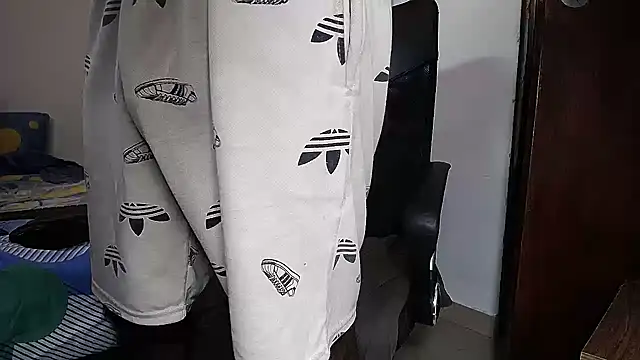 black  diiamond online show from February 19, 2025, 4:55 am