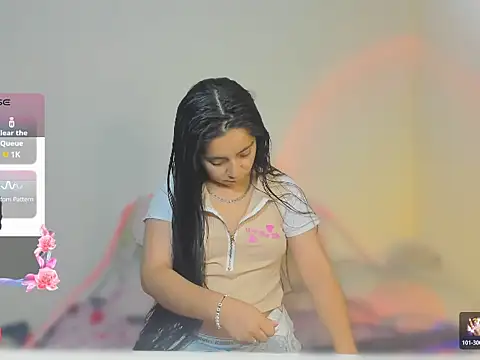 litle mily  online show from November 13, 2025, 8:46 pm