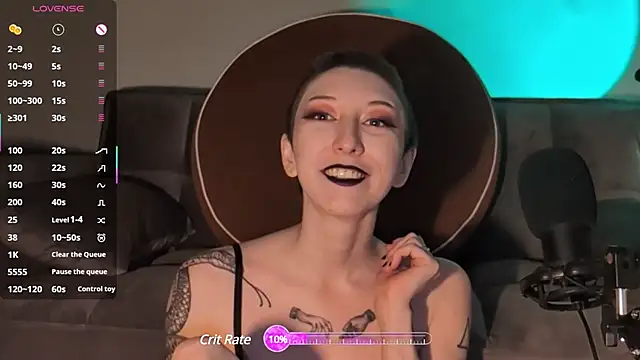 lovelylucyy online show from February 28, 2025, 5:26 am