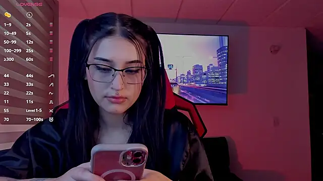 Snapshot of Charlotte_greys chatting on October 8, 2025, 9:48 pm Charlotte greys online show from October 8, 2025, 9:48 pm