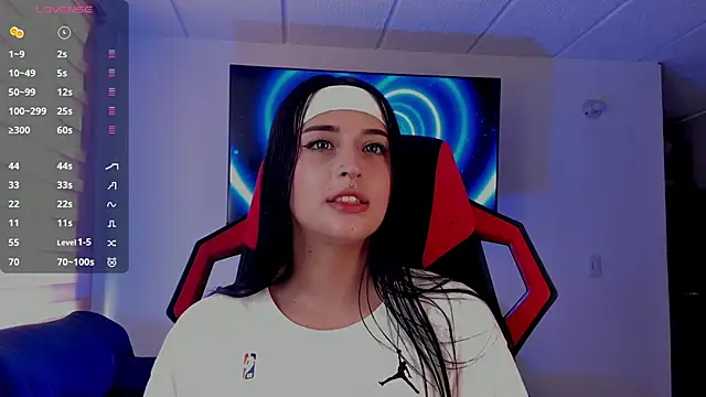 Snapshot of Charlotte_greys chatting on September 18, 2025, 8:23 pm Charlotte greys online show from September 18, 2025, 8:23 pm