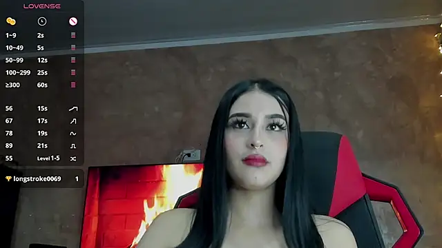 Snapshot of Charlotte_greys chatting on December 6, 2024, 4:41 am Charlotte greys online show from December 6, 2024, 4:41 am