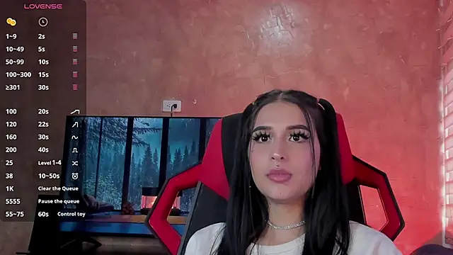 Snapshot of Charlotte_greys chatting on February 17, 2025, 10:16 pm Charlotte greys online show from February 17, 2025, 10:16 pm