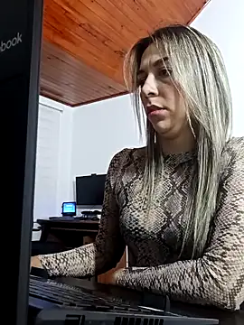 Snapshot of rachellboom chatting on December 2, 2025, 11:39 pm rachellboom online show from December 2, 2025, 11:39 pm