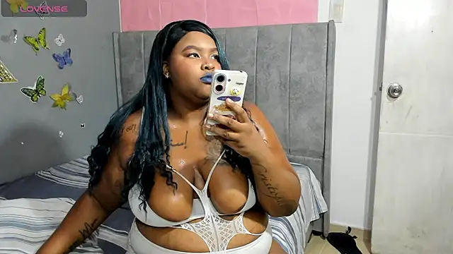 Snapshot of briyinabloom_ chatting on February 25, 2025, 2:58 pm briyinabloom online show from February 25, 2025, 2:58 pm