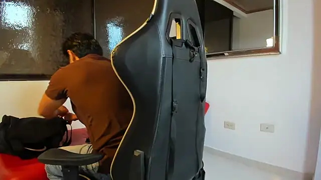 julian wallace online show from March 18, 2026, 8:21 pm