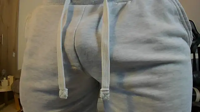 Snapshot of julian_wallace chatting on September 26, 2025, 2:57 pm julian wallace online show from September 26, 2025, 2:57 pm