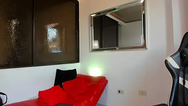 Snapshot of julian_wallace chatting on March 3, 2026, 9:55 pm julian wallace online show from March 3, 2026, 9:55 pm