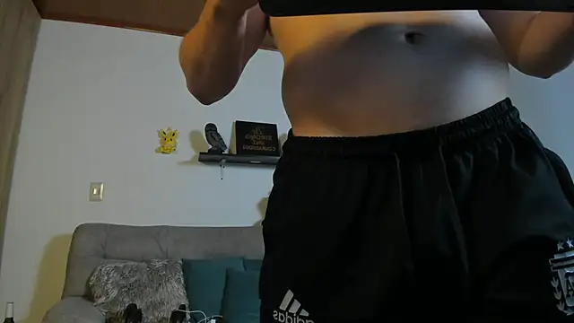 Snapshot of julian_wallace chatting on November 6, 2025, 7:07 pm julian wallace online show from November 6, 2025, 7:07 pm