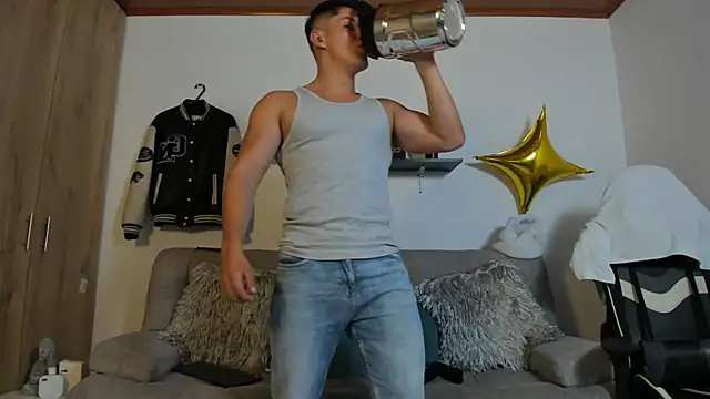 Snapshot of julian_wallace chatting on October 5, 2025, 8:21 pm julian wallace online show from October 5, 2025, 8:21 pm