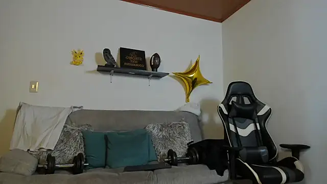 Snapshot of julian_wallace chatting on October 24, 2025, 5:56 pm julian wallace online show from October 24, 2025, 5:56 pm