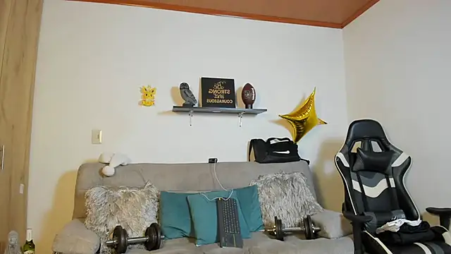 Snapshot of julian_wallace chatting on December 14, 2025, 9:20 pm julian wallace online show from December 14, 2025, 9:20 pm