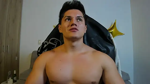 Snapshot of julian_wallace chatting on November 1, 2025, 2:29 am julian wallace online show from November 1, 2025, 2:29 am