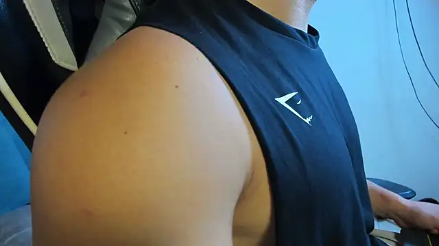 Snapshot of julian_wallace chatting on January 6, 2026, 9:08 pm julian wallace online show from January 6, 2026, 9:08 pm