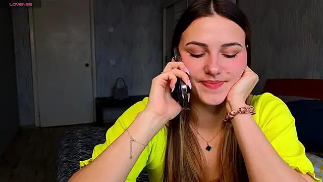 sophia euphoriaa online show from April 23, 2026, 8:21 am