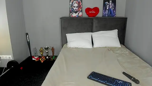 MuscleXXXBarbie online show from June 4, 2026, 2:05 am
