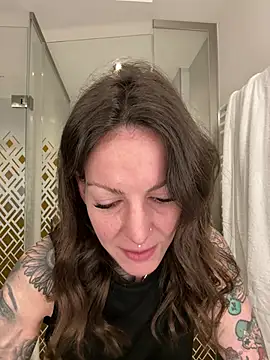 BrownieyQueen online show from February 21, 2026, 9:22 am