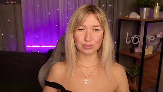 MilaBott online show from November 8, 2025, 8:12 pm