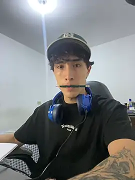 Snapshot of gojo_satoru_18 chatting on April 27, 2026, 3:15 am gojo satoru 18 online show from April 27, 2026, 3:15 am