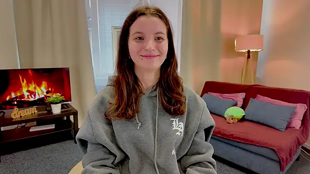 LunaRayy online show from April 21, 2026, 4:24 pm