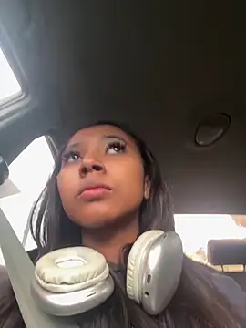 Snapshot of GabrielaLugo chatting on December 14, 2025, 12:00 pm GabrielaLugo online show from December 14, 2025, 12:00 pm