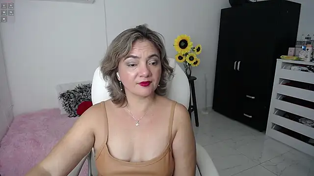 Chiraz hasnaa online show from February 13, 2025, 1:19 am