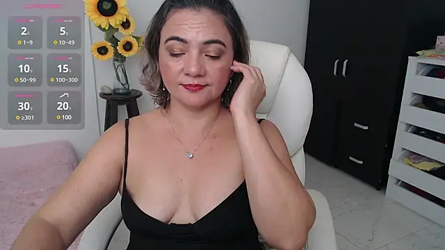 Chiraz hasnaa online show from December 16, 2024, 12:15 am