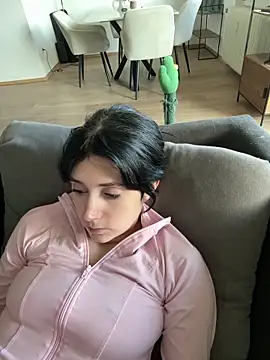 Lena Lang online show from November 19, 2025, 11:32 am