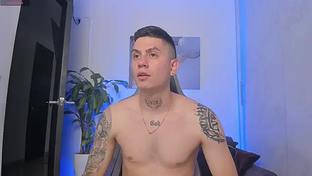 Snapshot of Yeiko_Romero_ chatting on October 23, 2025, 5:22 pm Yeiko Romero online show from October 23, 2025, 5:22 pm