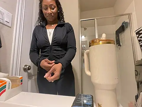 Snapshot of wynterheat chatting on June 20, 2026, 6:51 am wynterheat online show from June 20, 2026, 6:51 am