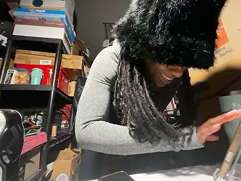 Snapshot of wynterheat chatting on February 7, 2026, 1:08 pm wynterheat online show from February 7, 2026, 1:08 pm