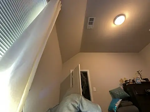 Snapshot of wynterheat chatting on December 19, 2025, 10:23 pm wynterheat online show from December 19, 2025, 10:23 pm