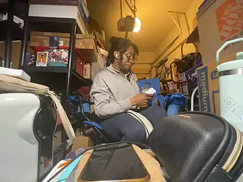 Snapshot of wynterheat chatting on March 4, 2026, 9:17 am wynterheat online show from March 4, 2026, 9:17 am