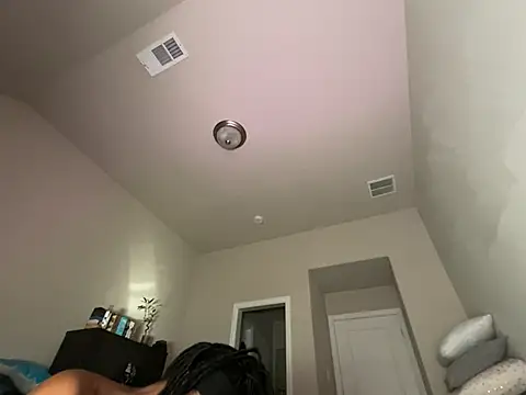 Snapshot of wynterheat chatting on February 9, 2026, 10:19 pm wynterheat online show from February 9, 2026, 10:19 pm