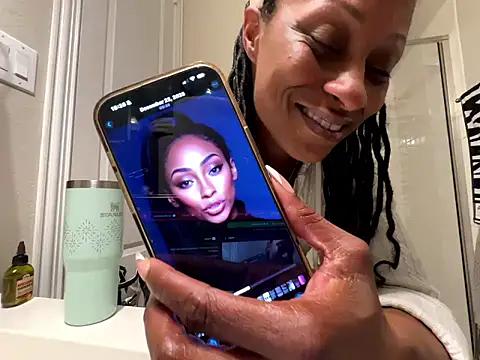 Snapshot of wynterheat chatting on January 11, 2026, 12:39 am wynterheat online show from January 11, 2026, 12:39 am