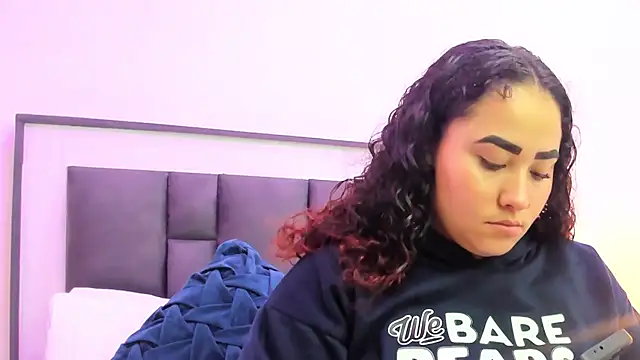 Snapshot of Ayla_martinez chatting on October 26, 2025, 2:01 am Ayla martinez online show from October 26, 2025, 2:01 am