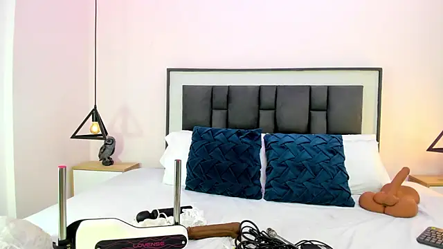 Snapshot of Ayla_martinez chatting on October 29, 2025, 1:59 am Ayla martinez online show from October 29, 2025, 1:59 am