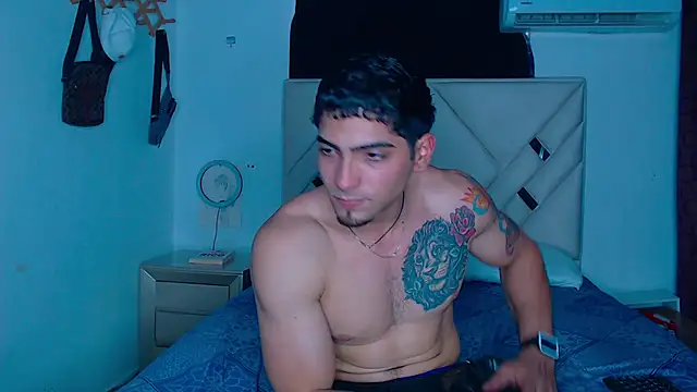 Snapshot of Rich_boy01 chatting on February 13, 2025, 6:59 pm Rich boy01 online show from February 13, 2025, 6:59 pm