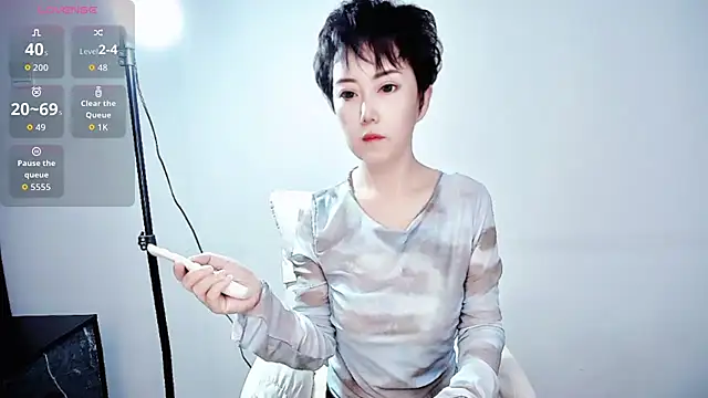 9ering-Er online show from October 25, 2025, 9:48 pm