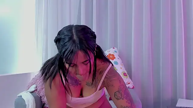 LexiIeAdams online show from March 13, 2025, 1:40 pm